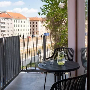 Hotel Sharingham, Brno
